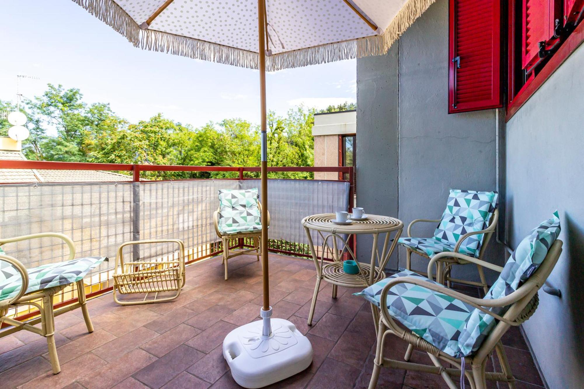 Parking & Terrace - Large 90 Mq - Self Check-In & Remote Access Appartement Como Buitenkant foto