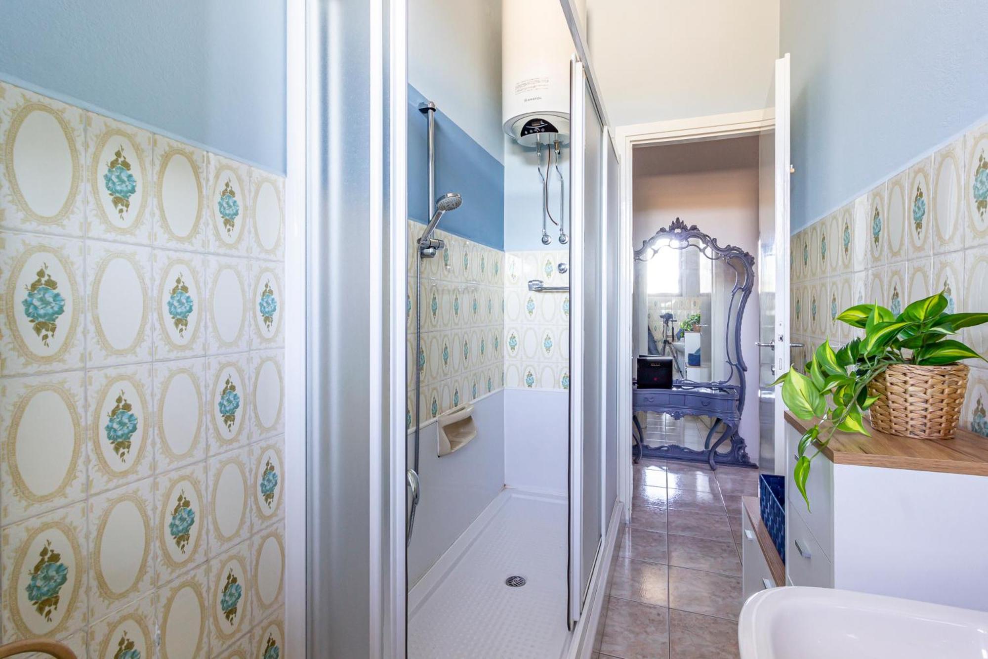 Parking & Terrace - Large 90 Mq - Self Check-In & Remote Access Appartement Como Buitenkant foto